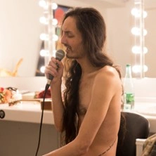 Je te Chante une Chanson Toute Nue en Echange d'un Verre - Festival d'Avignon