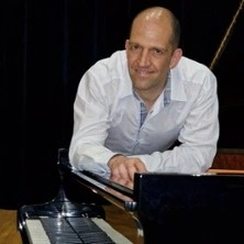 Eric Muller, Piano & Akin Nilphairoana
