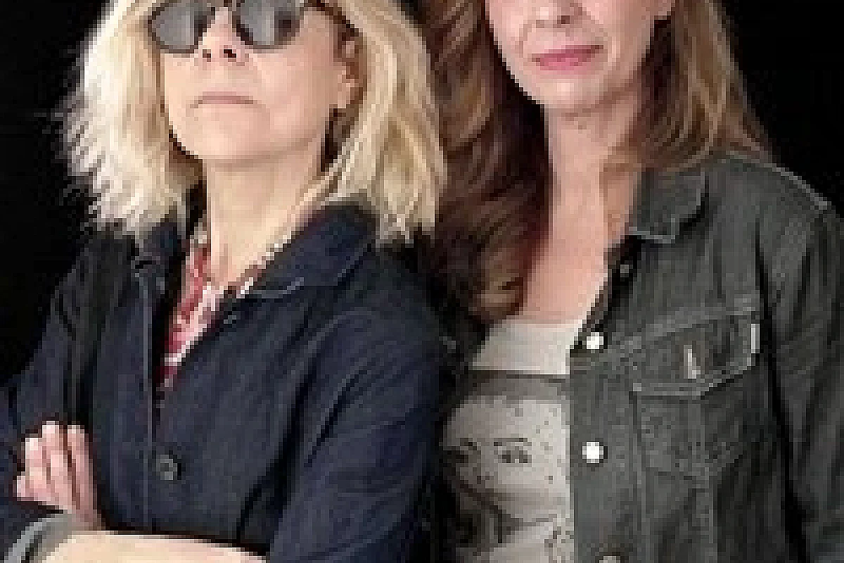Clarika & Barbara Carlotti : En Cavale