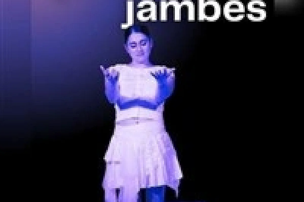 Romane Ortali dans Jolies jambes