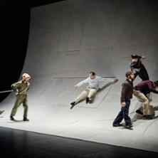 Immaqaa, Ici Peut-être - Mathurin Bolze - Théâtre du Rond-Point, Paris