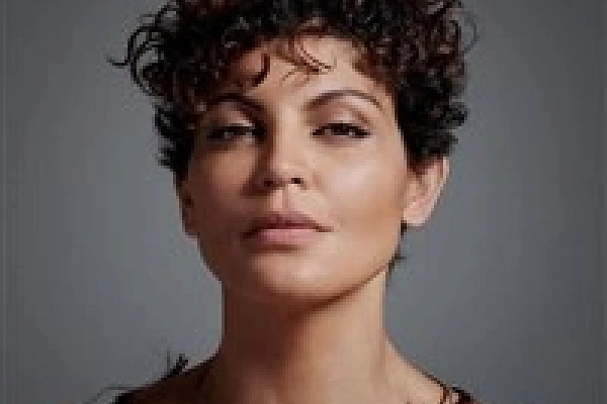 Nawell Madani dans Nawell Tout Court