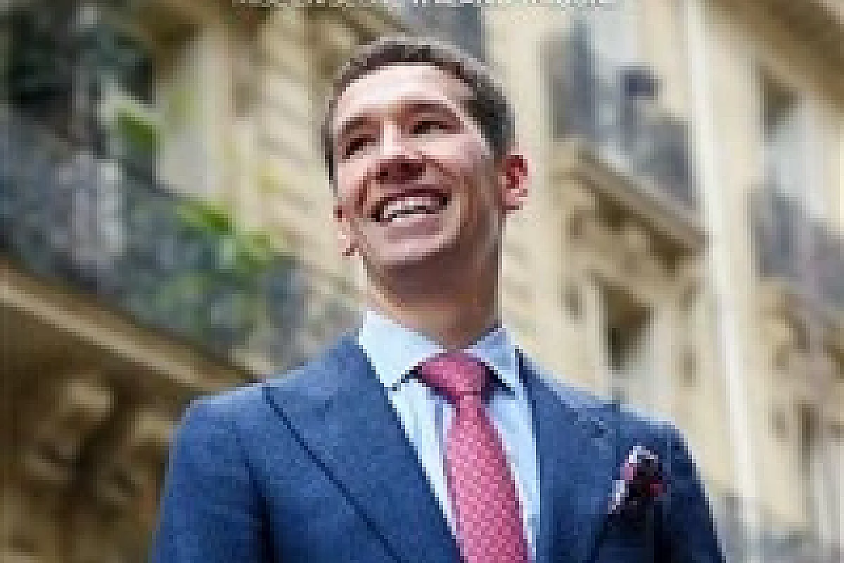 Axel Ramponi dans Pauvre Riche