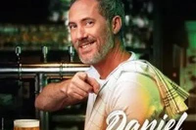 Daniel Camus dans Happy Hour