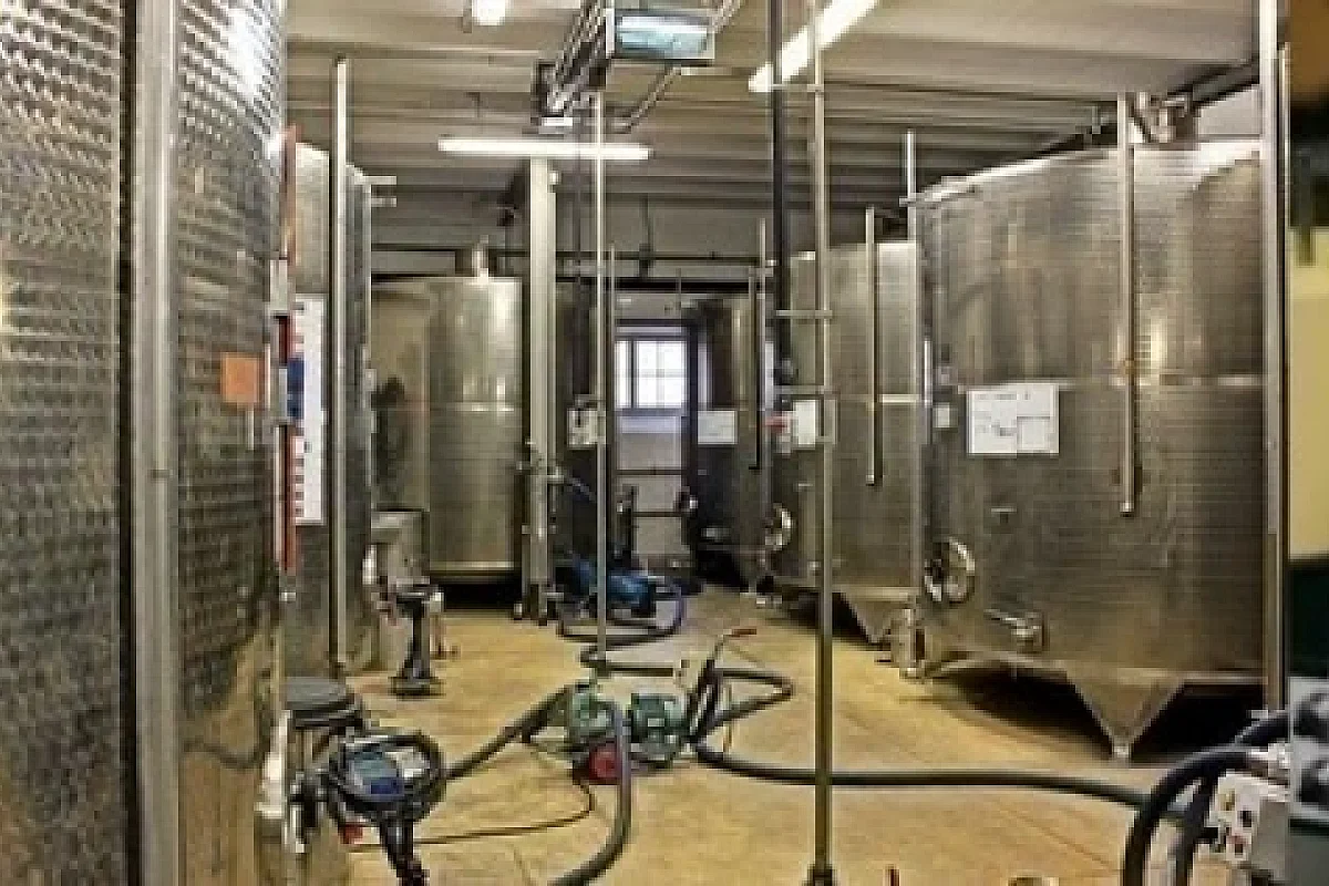 Visite de l'usine Cristal Limiñana de Marseille (1884), spécialisée en