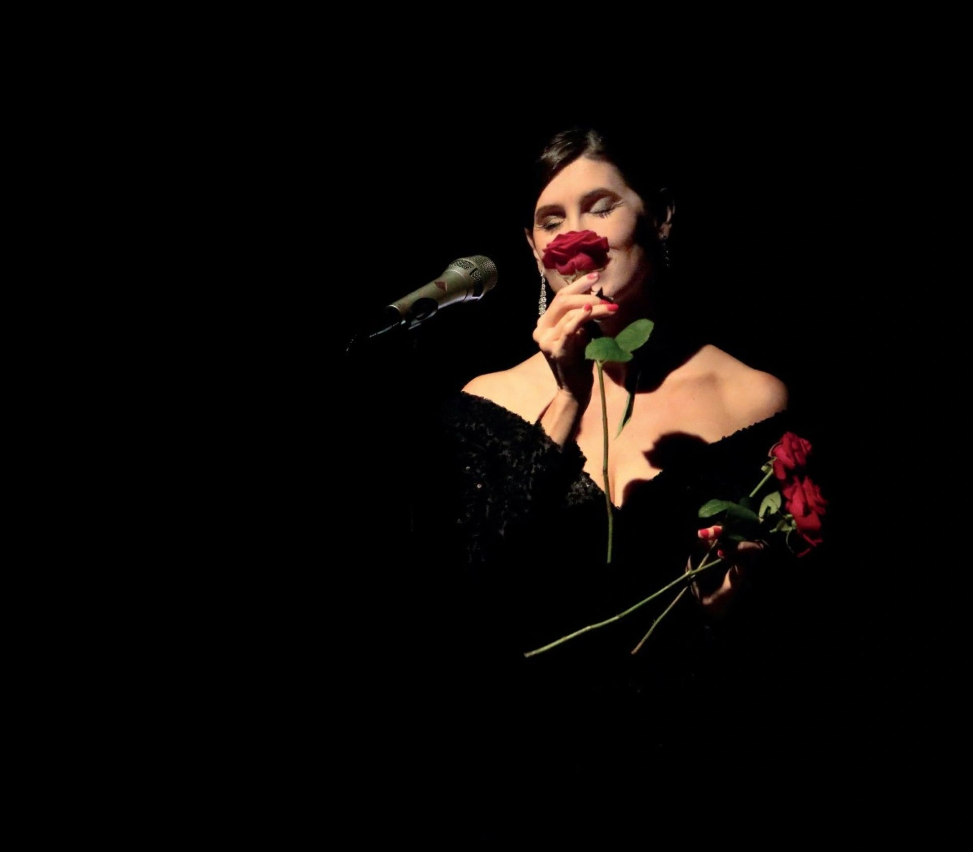 Au Théâtre : "Christelle Loury chante Piaf, Gréco et Barbara"