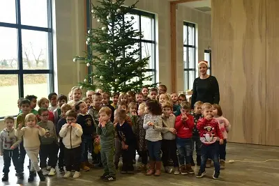 Chant des enfants et ouverture du calendrier de l'avent