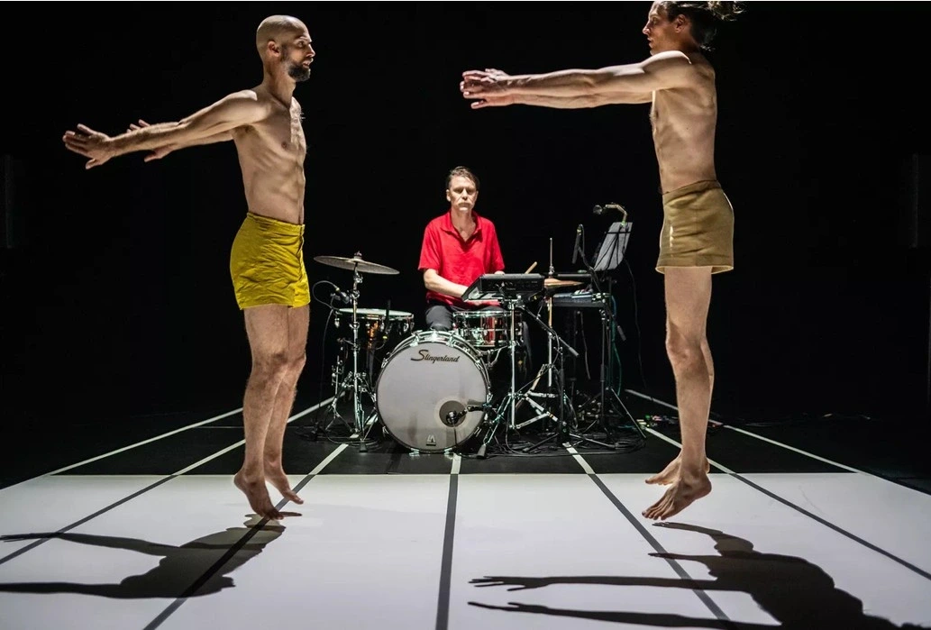 Through the grapevine live