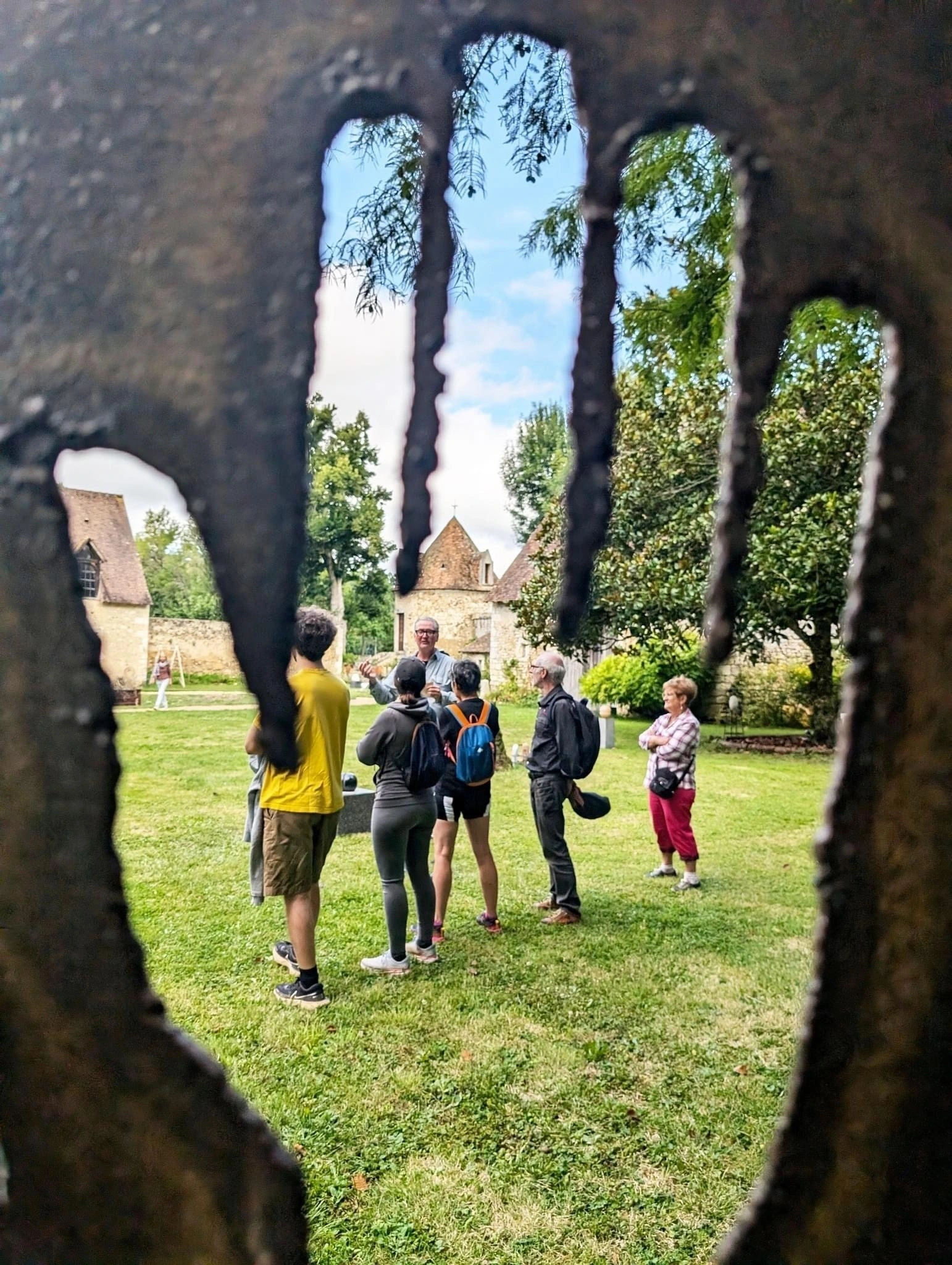 Vignobles en Scène : Balade guidée à vélo entre vignes, art et patrimoine à Vendôme
