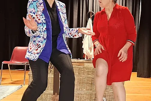 Théâtre : "Tous différents"