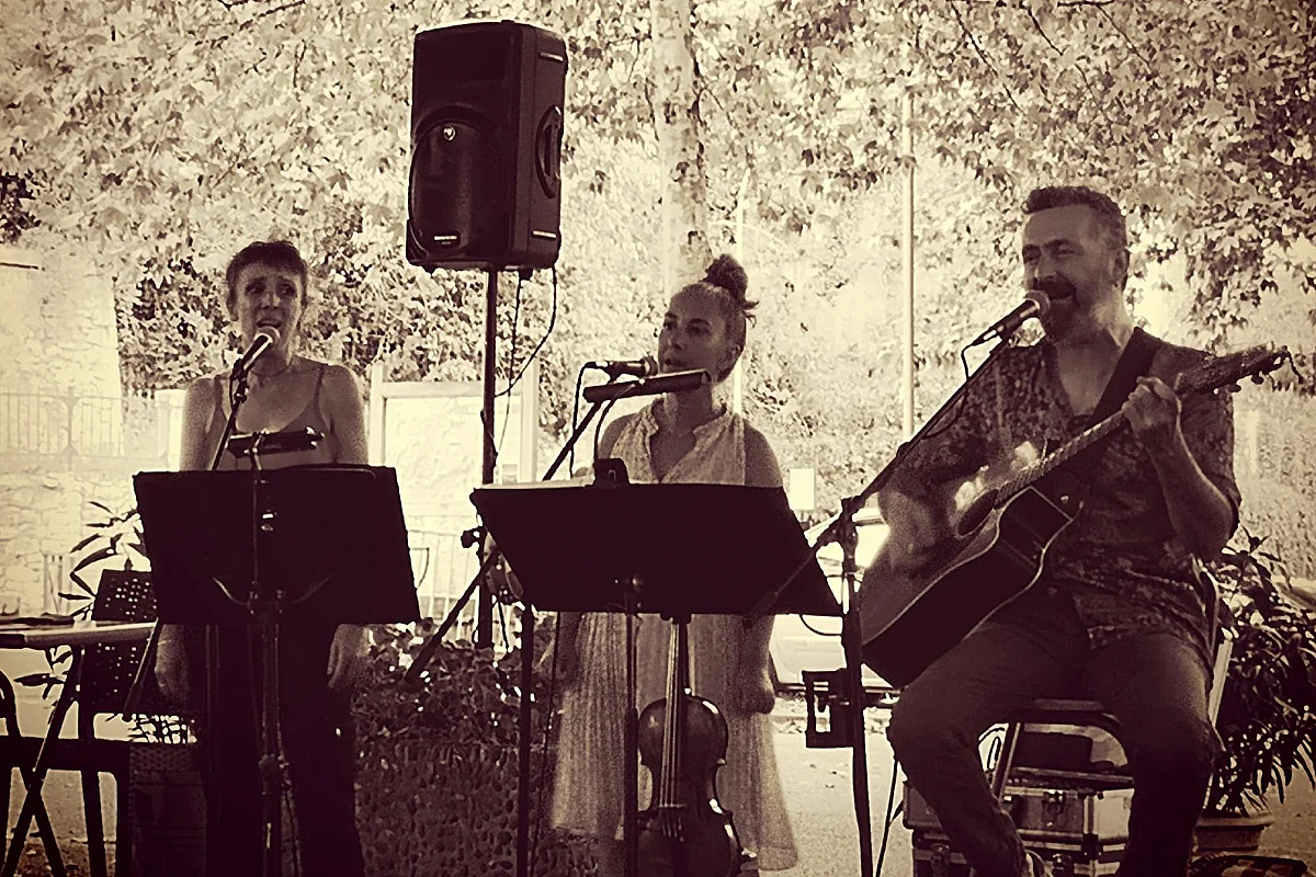 Les Chromatisés en concert pour le Folk Club de Cahors avec harmonies folk