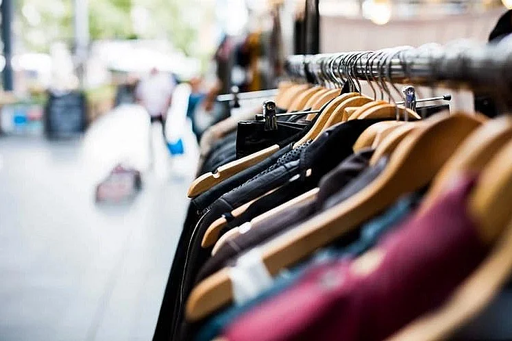 Troc vêtements Femme + Livres
