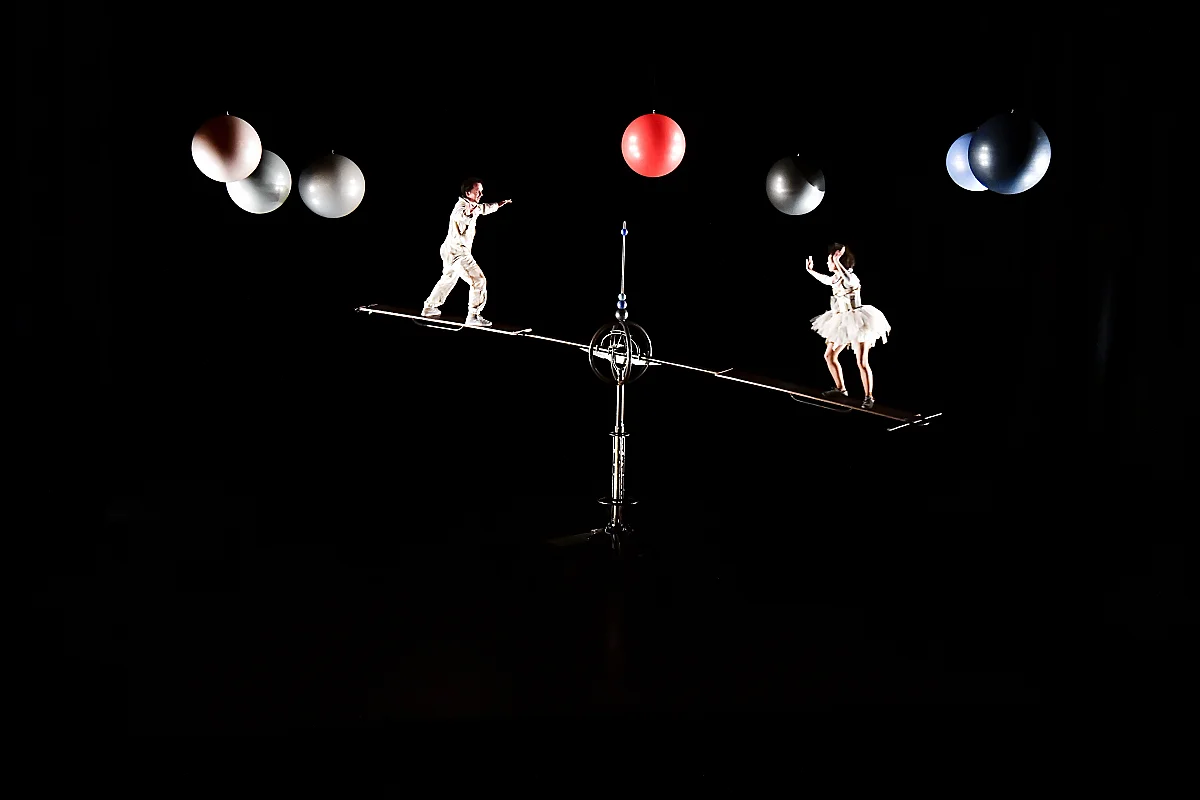 Cirque : "Aux étoiles" Cirque Hirsute