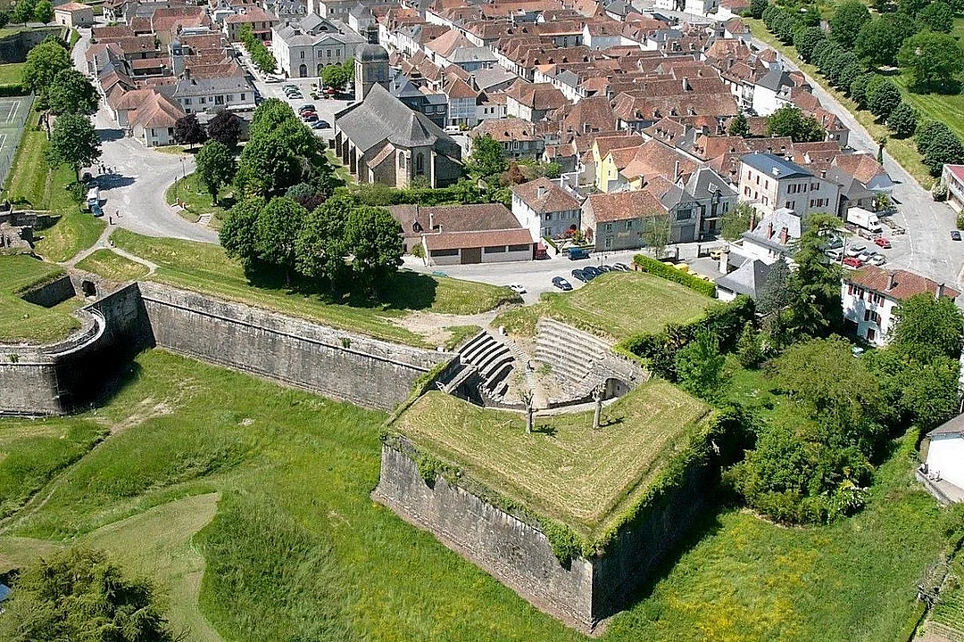 Visite commentée : La cité fortifiée imprenable !