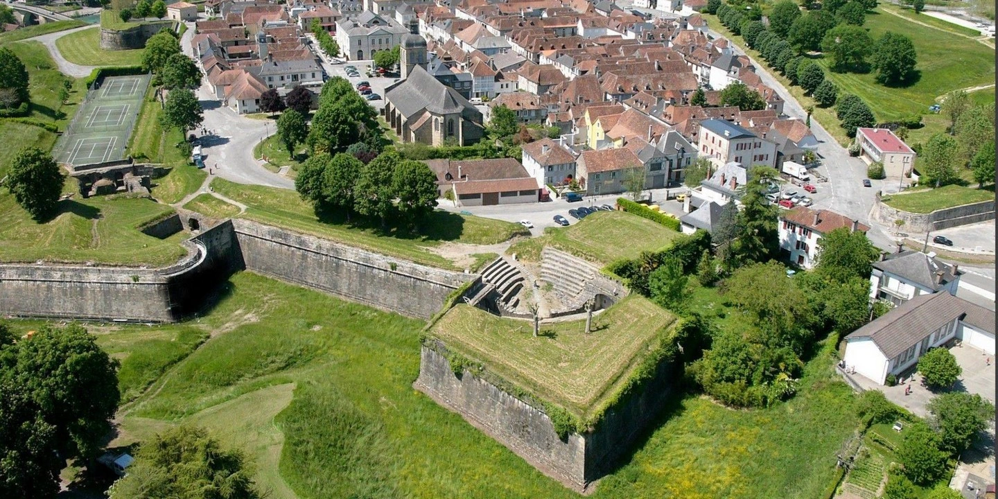 Visite commentée : La cité fortifiée imprenable !