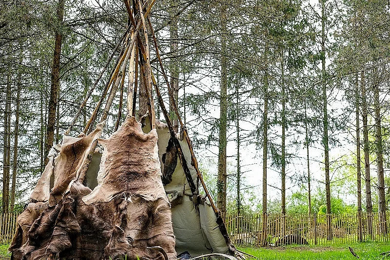 Paléo'Bivouac : une journée dans la vie d'un Cro-Magnon !