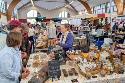 Marché aux produits locaux
