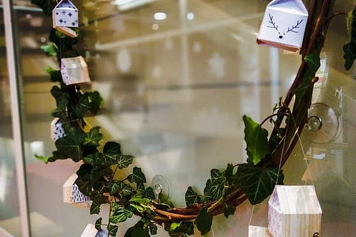 Atelier de Noël : Couronne calendrier de l’Avent en duo (à partir de 9 ans)