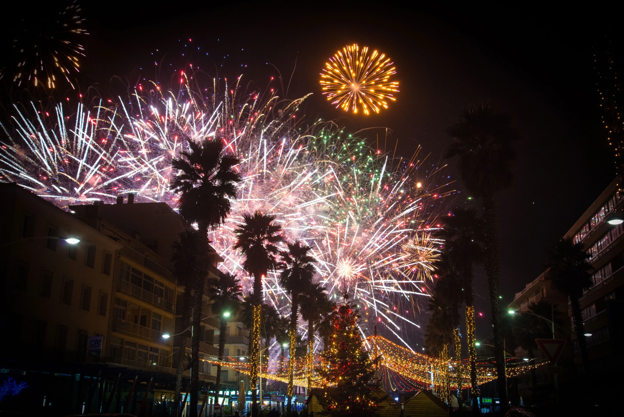 SOIRÉE DU 31 DÉCEMBRE & GRAND FEU D'ARTIFICE