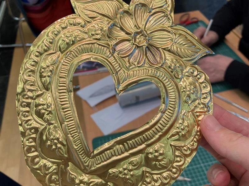 Atelier de Noël : Créez une crèche de Noël en métal repoussé (adulte)