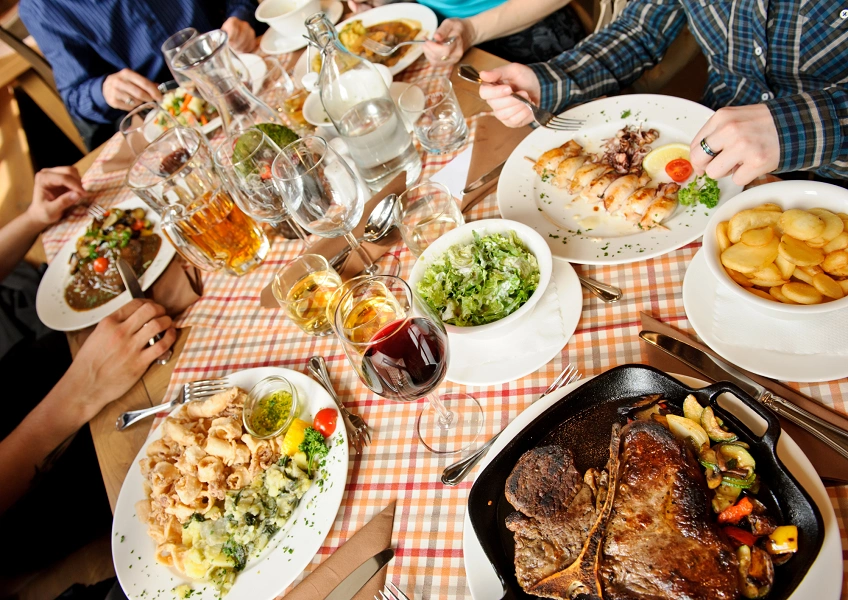 Repas du club des Hirondelles