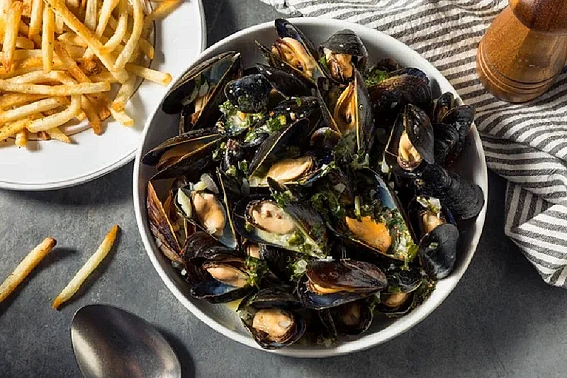 Repas moules-frites