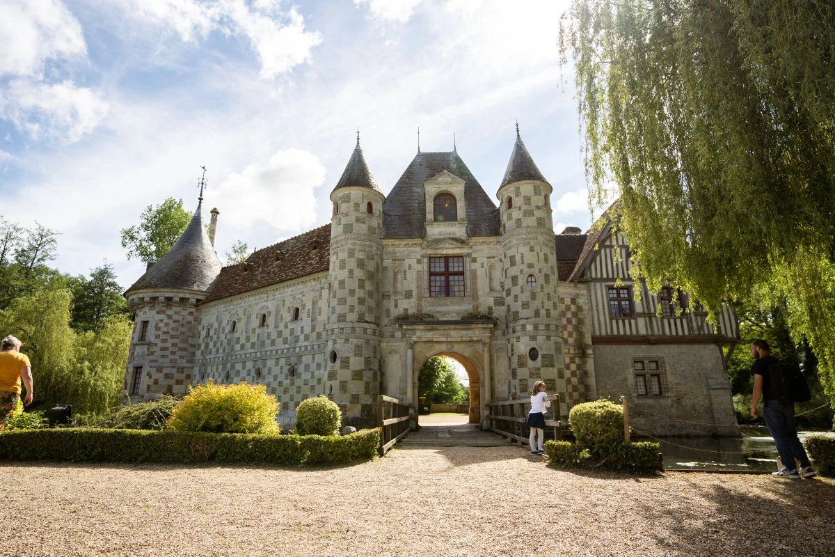 Les Étonnants Patrimoines : Le château dans tous les sens, visite sensorielle en famille