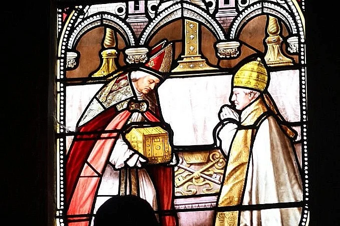 Visite de l'église Saint-Pierre de Mâcon (Focus sur les papes)