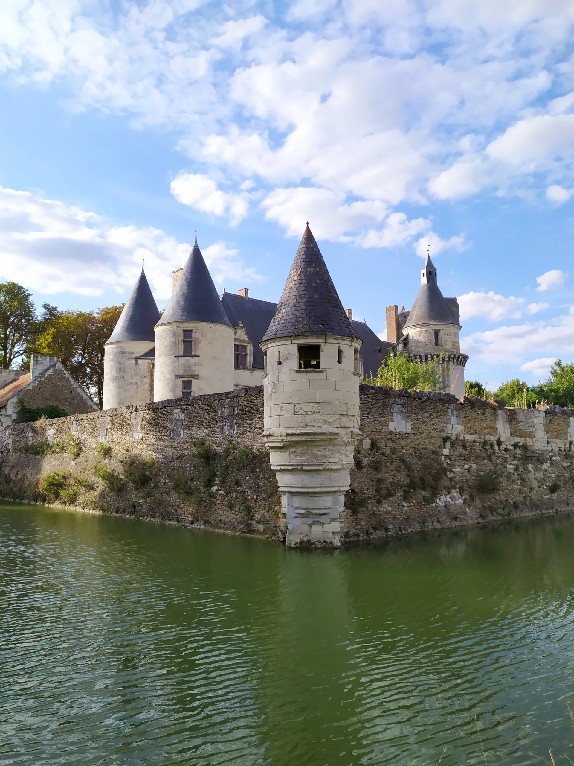 Les visites d'Anthony : les extérieurs du château de Coussay