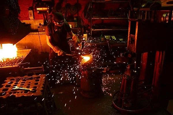 Atelier - Cigogneau en fer forgé