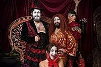 Les Reines du boudoir rouge