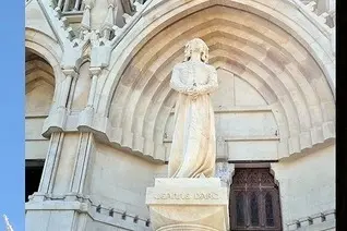 Visite détaillée de l’église Saint Vincent de Paul "Les Réformés" et balade 