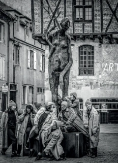 Festival Résurgence X : expression corporelle - le corps dans l’espace public avec la Cie Étadam