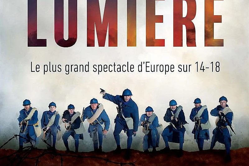 Spectacle des Flammes à la Lumière
