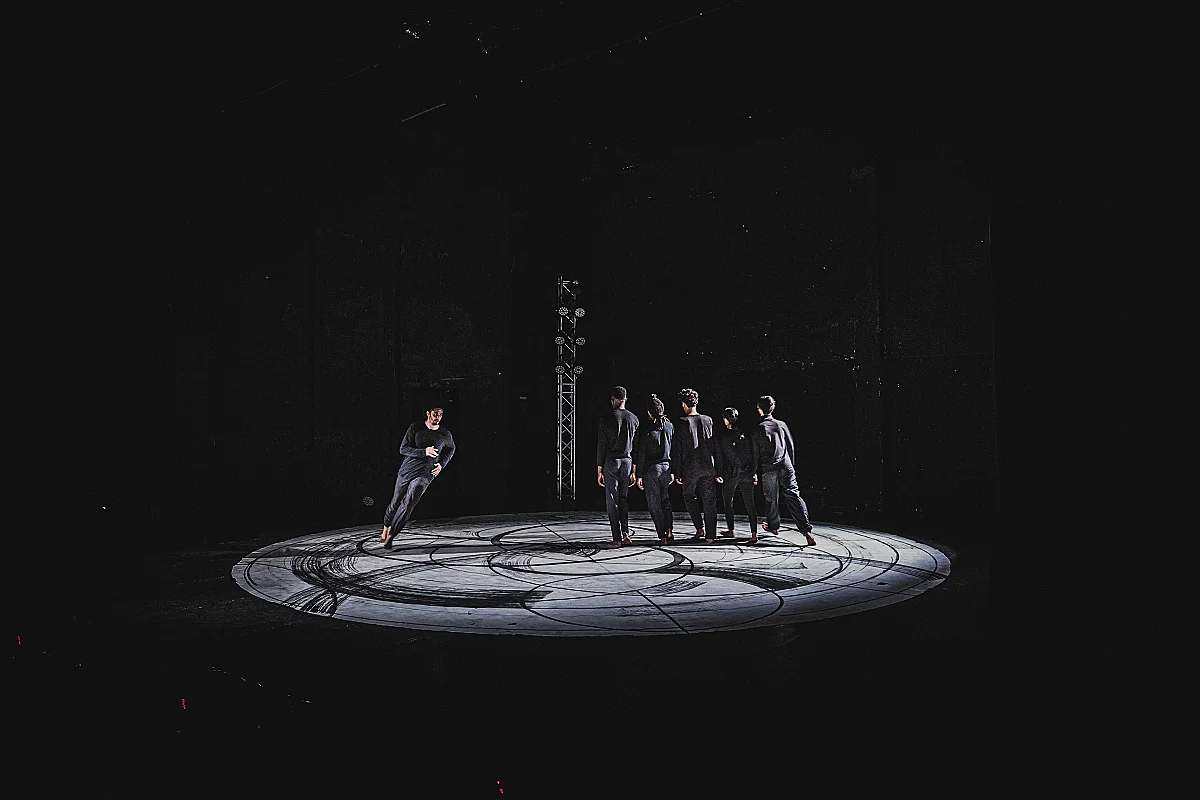 Agora Pôle National Cirque - Crossing / Studio 8 - Hadi Nahleh