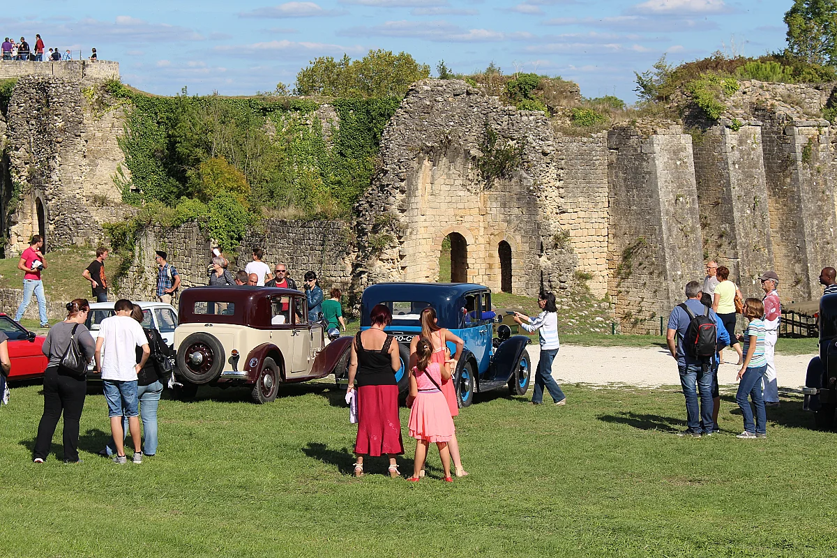 Exposition de voitures anciennes (Journées Européennes du patrimoine)