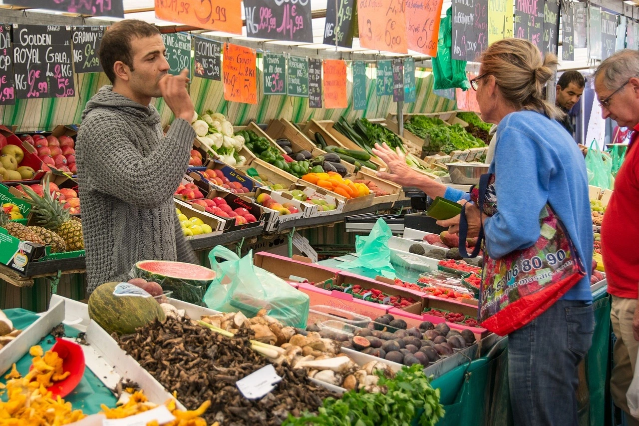 Marché hebdomadaire de Cercy-la-Tour