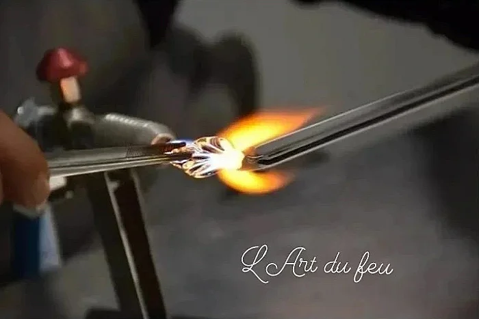 Secrets de Fabrique : Chrysalide by S. Gaury - Atelier démonstration du filage de verre à la flamme