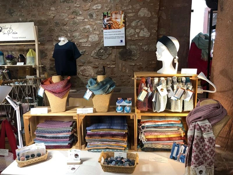 Exposition-vente de laine et soie