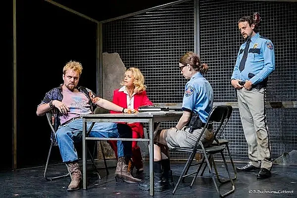 La Baleine : théâtre " The Loop"