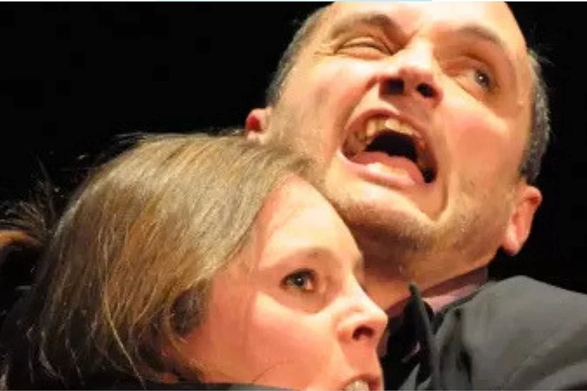 Théâtre : Un fil à la patte