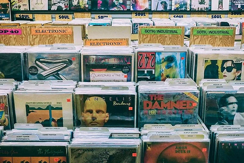 Bourse aux disques vinyles, CD et DVD