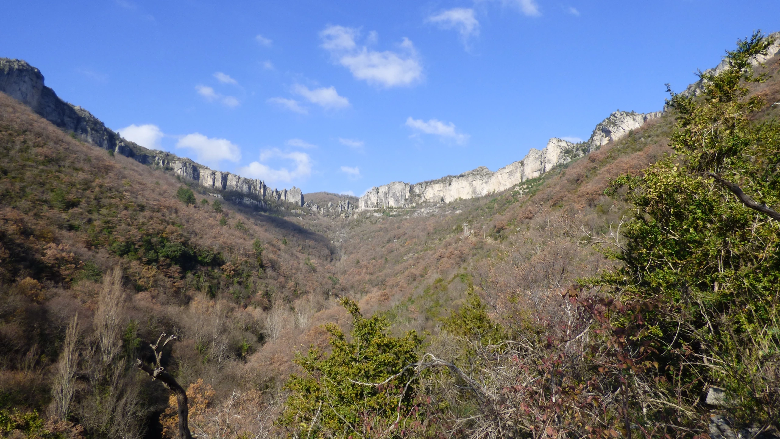 PÉGAIROLLES DE L'ESCALETTE : LES TERRASSES DU LARZAC - BALADE COMMENTÉE