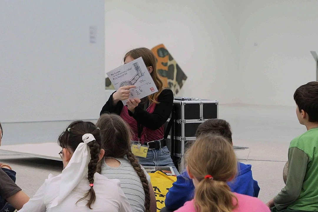 C koi lart contemporain ? (5-11 ans) · lidée des corps célestes