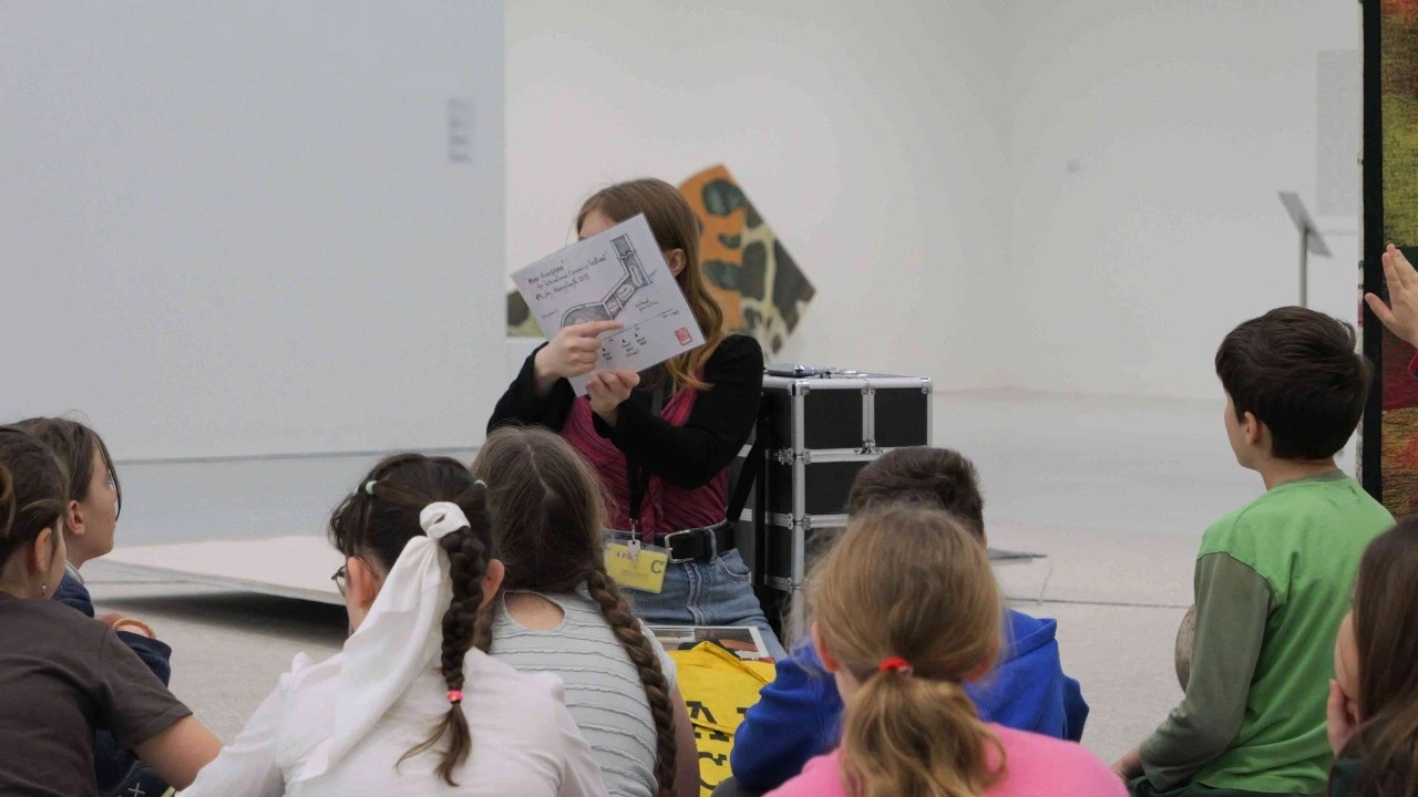 C koi lart contemporain ? (5-11 ans) · lidée des corps célestes