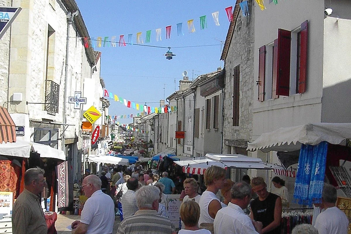 Marché traditionnel de Castillonnès