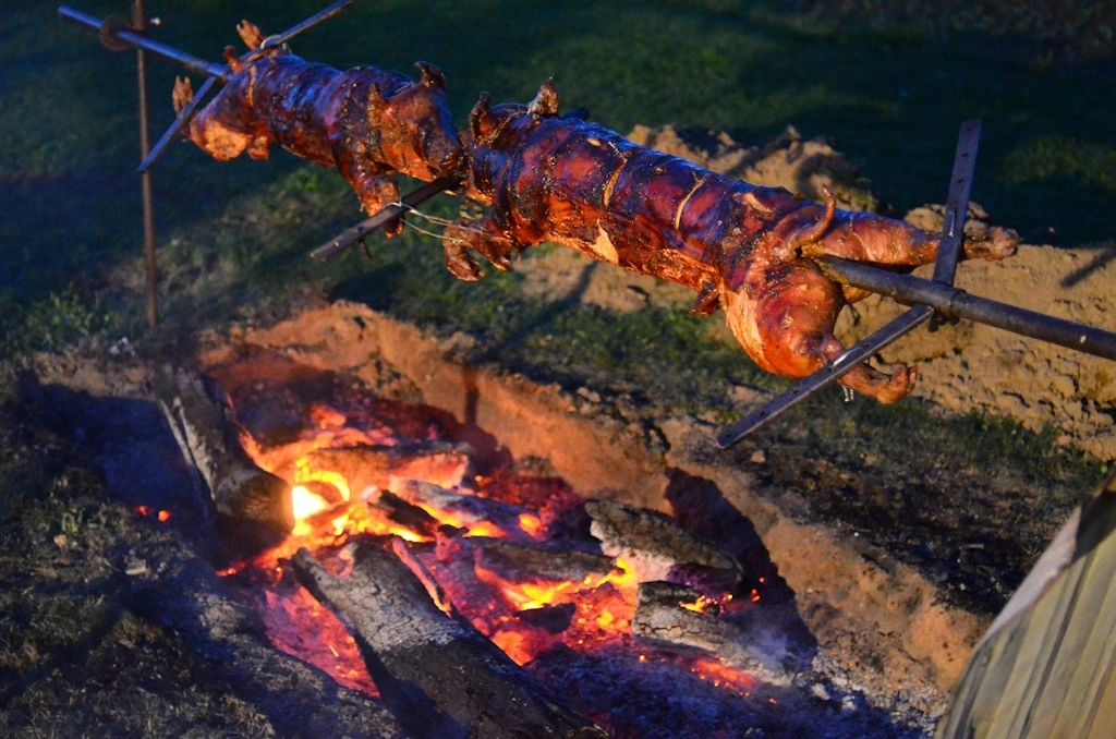 Repas cochon à la broche