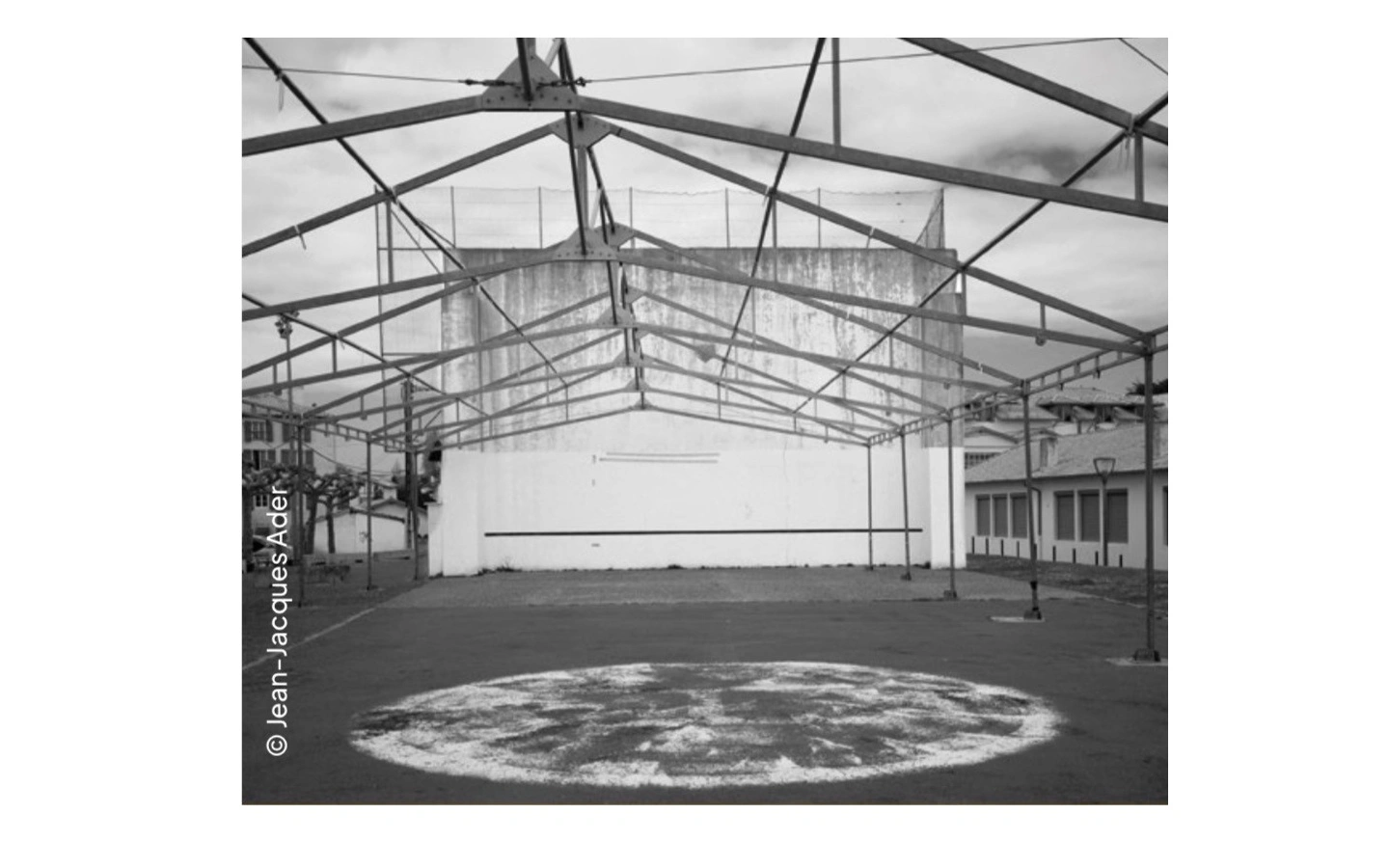 Visite exposition: Les frontons : témoins d’une mémoire collective / Pilota plazak: memorio kolektiboaren lekukoak