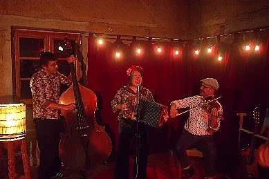 BAL TRAD - ISABELLE BAZIN... EN BAL !