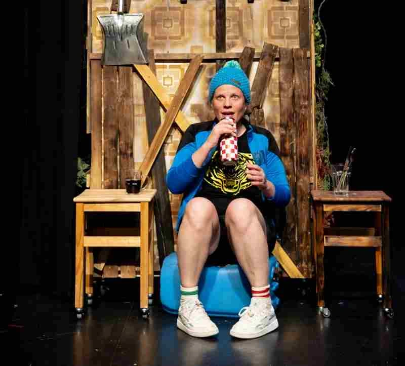 Spectacle : manger un phoque